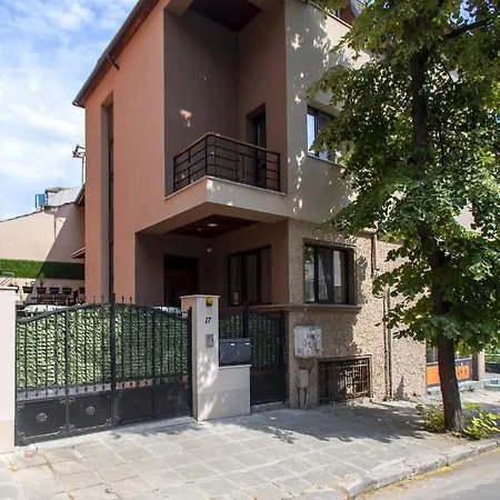 Elle Center By Rv - Center