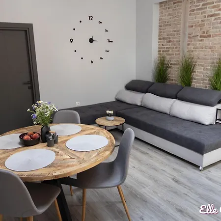 Elle Center By Rv - Center Apartament Warna