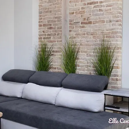 Elle Center By Rv - Center Варна