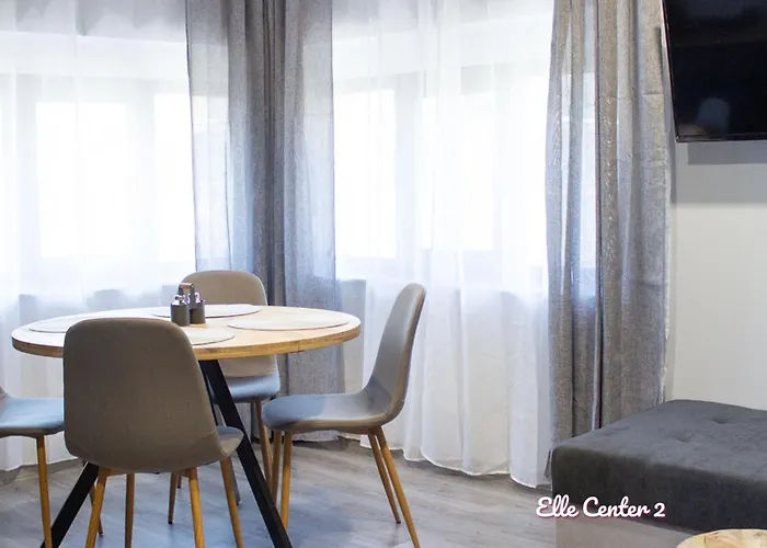 Elle Center By Rv - Center Apartment Warna